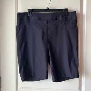 Ellen Tracy Navy Pull-On Bermuda Shorts. Large